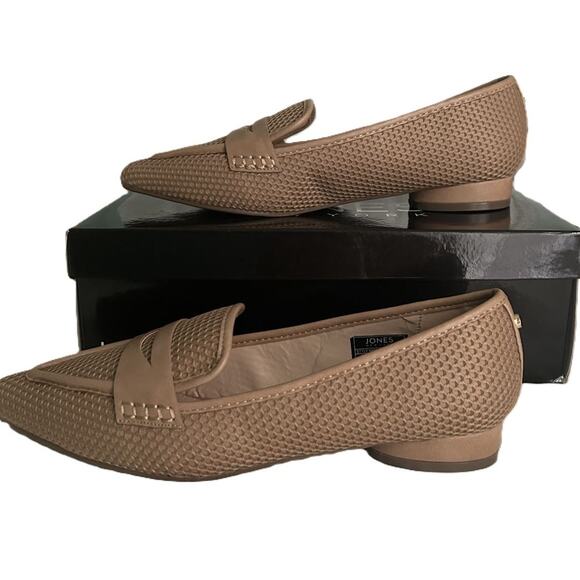 NIB JONES NEW YORK Qenall Pointy Toe Natural Raffia Pebble Loafers Size 8M - Picture 3 of 9